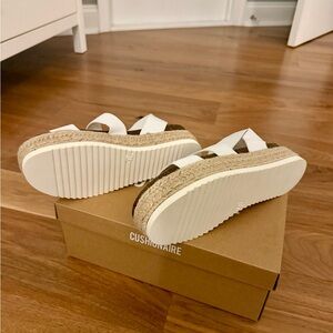 Cushionaire Women's White Sandals